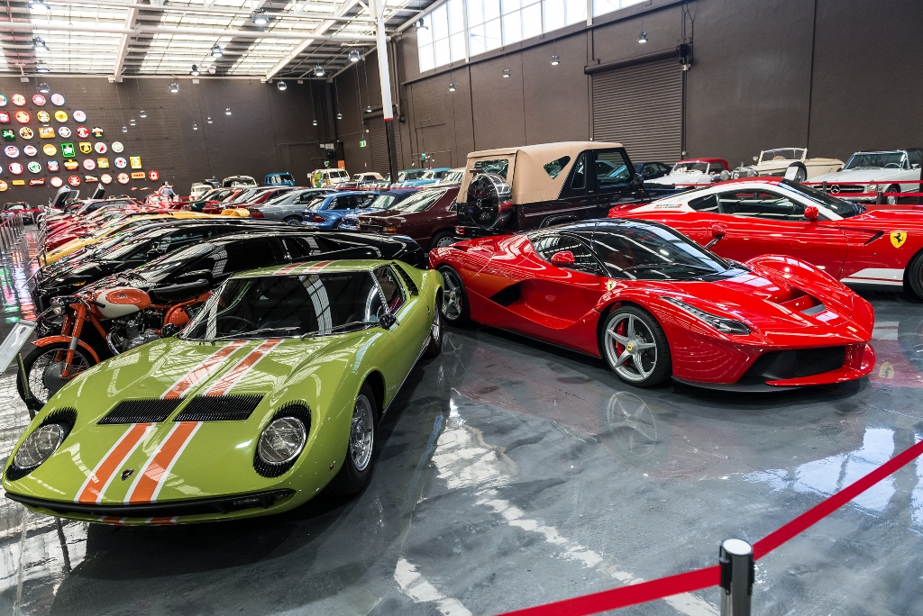 Interesting size comparison with the Miura! Photo credit to the amazing skills of Matthew Everingham. 
